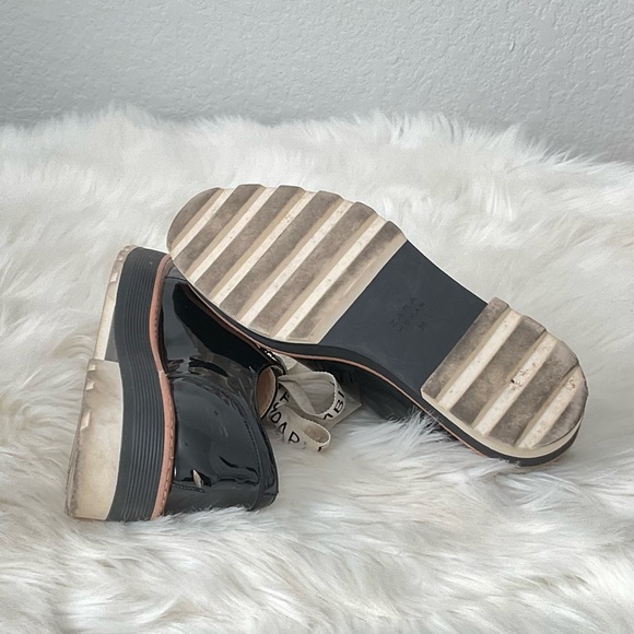 ZARA FAUX PATENT BROGUES WITH SLOGAN PRINT BOW - Picture 6 of 7